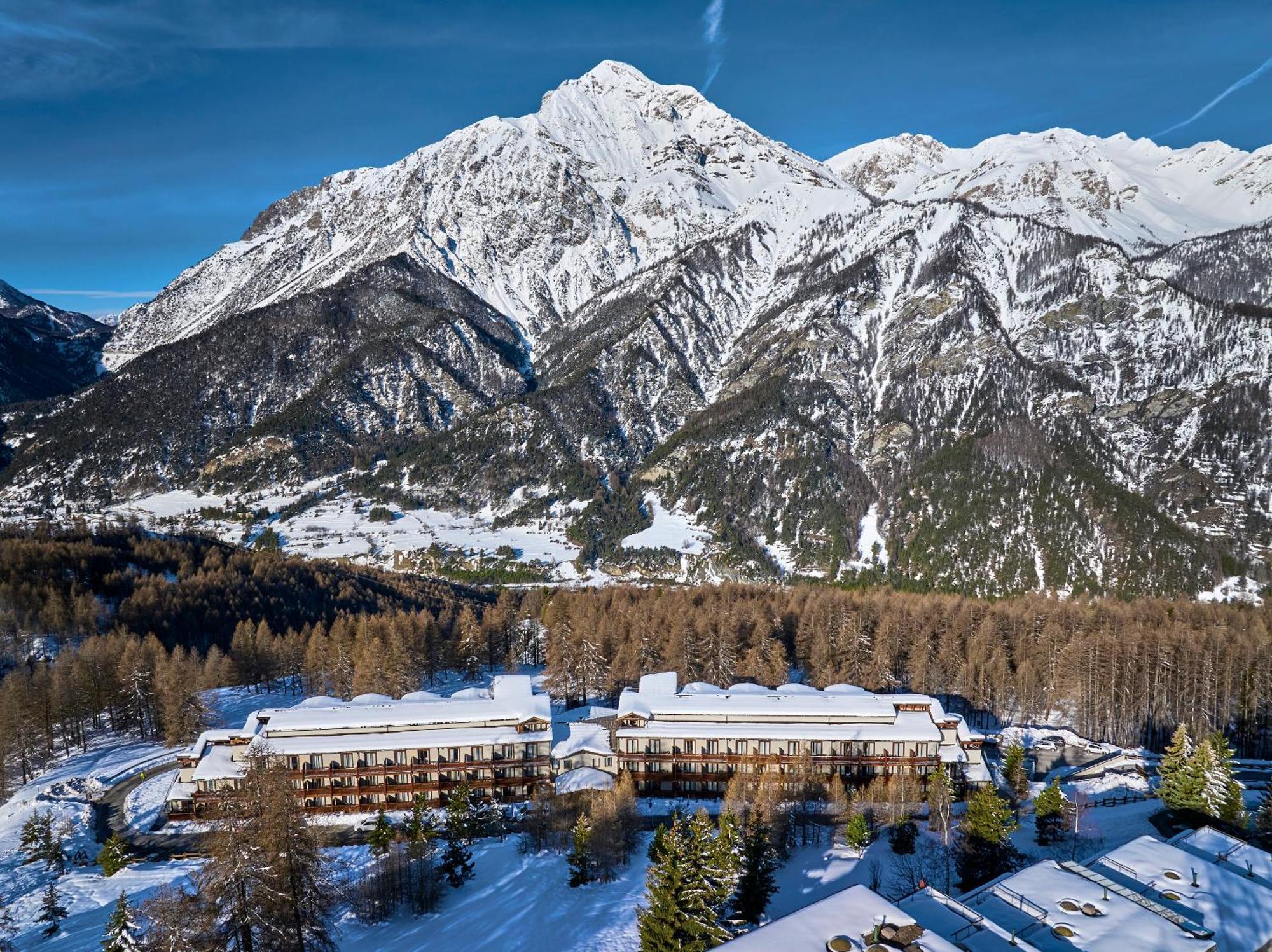 Hotel Sansicario Majestic Cesana Torinese Bagian luar foto