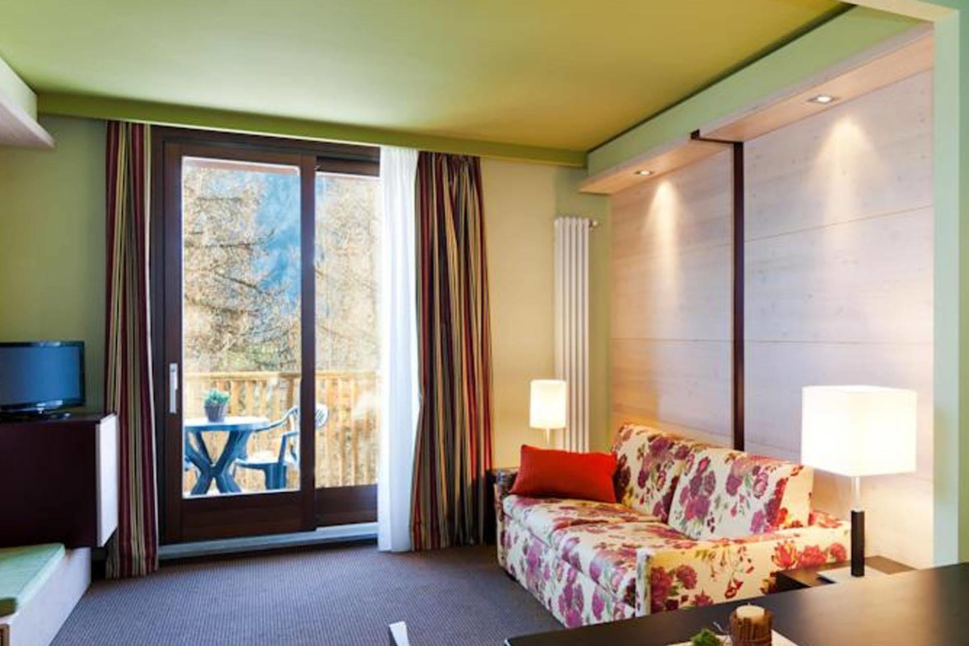 Hotel Sansicario Majestic Cesana Torinese Bagian luar foto